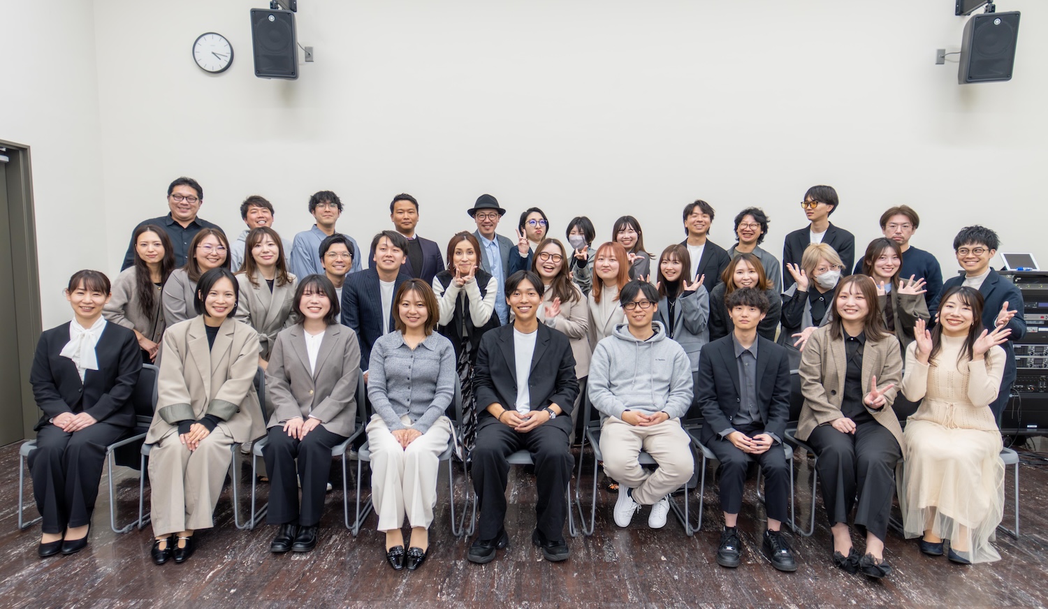 周年報告会の集合写真